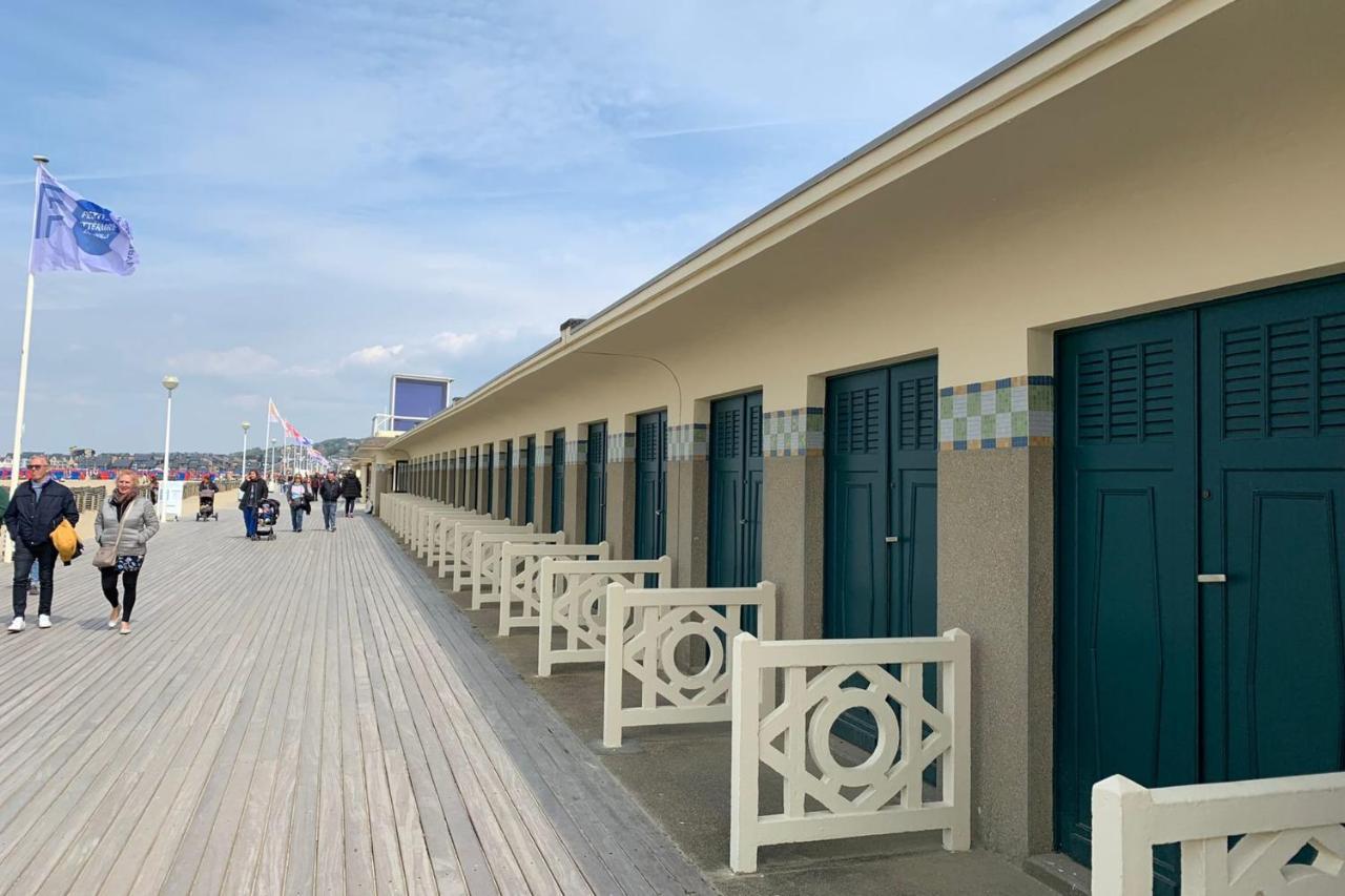 JOLI 41 m avec wifi et BALCON proche de la PLAGE Deauville Extérieur photo
